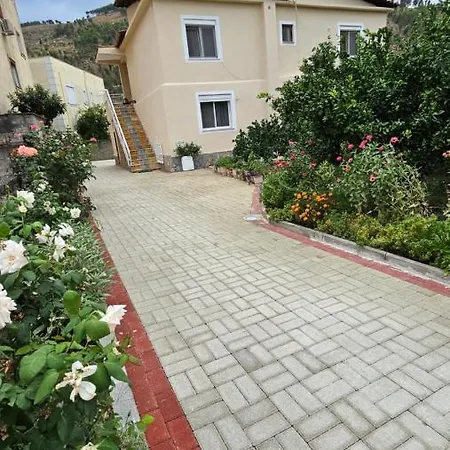 Aliaj 게스트하우스 4*