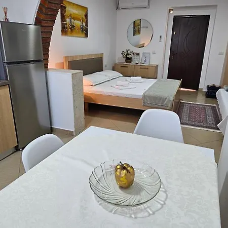 Aliaj 게스트하우스 베라트