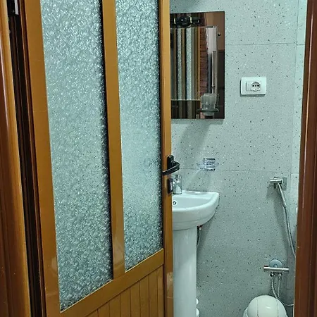 Aliaj 게스트하우스 4*